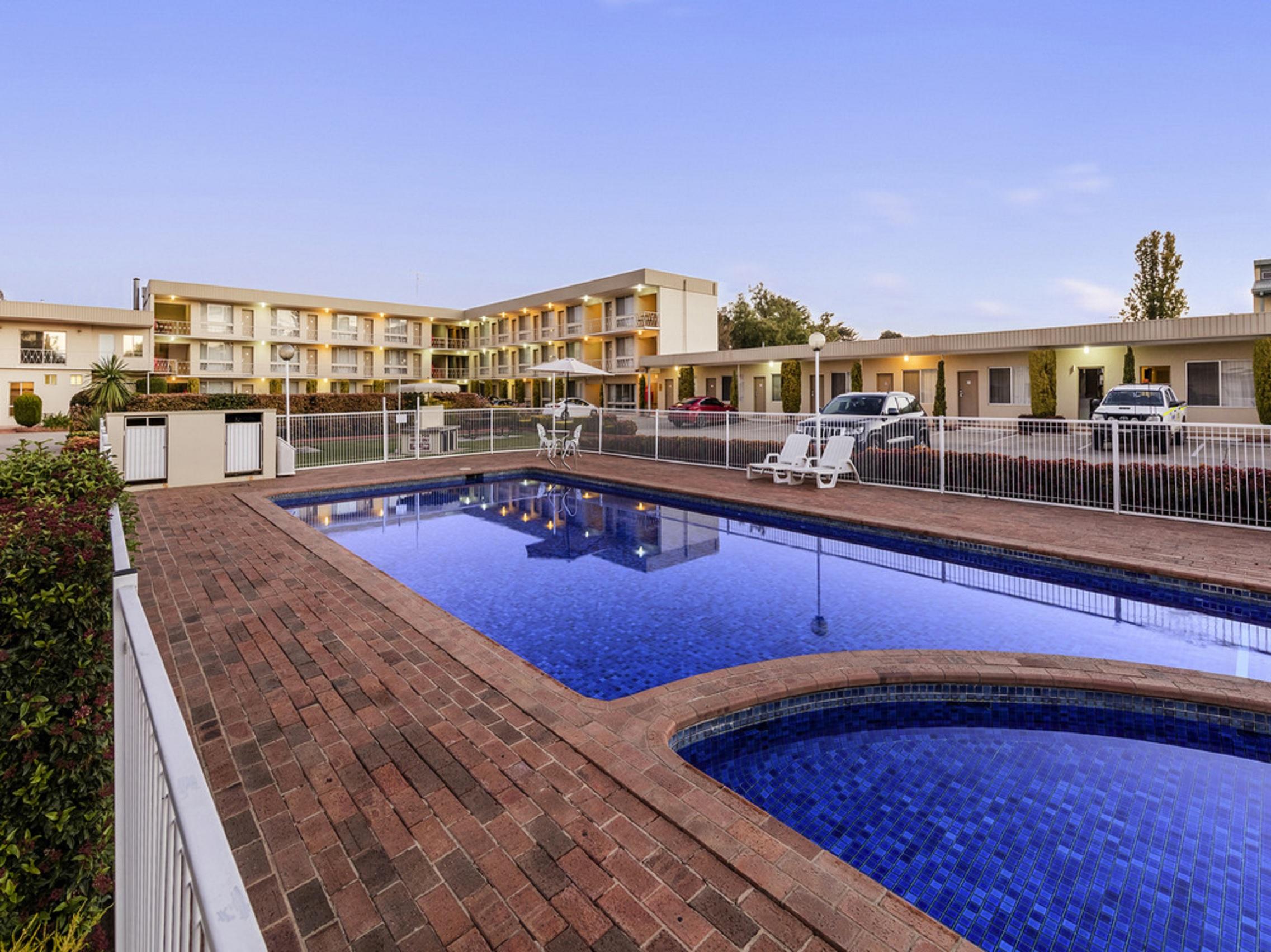 Breakfree Queanbeyan Motel Екстериор снимка
