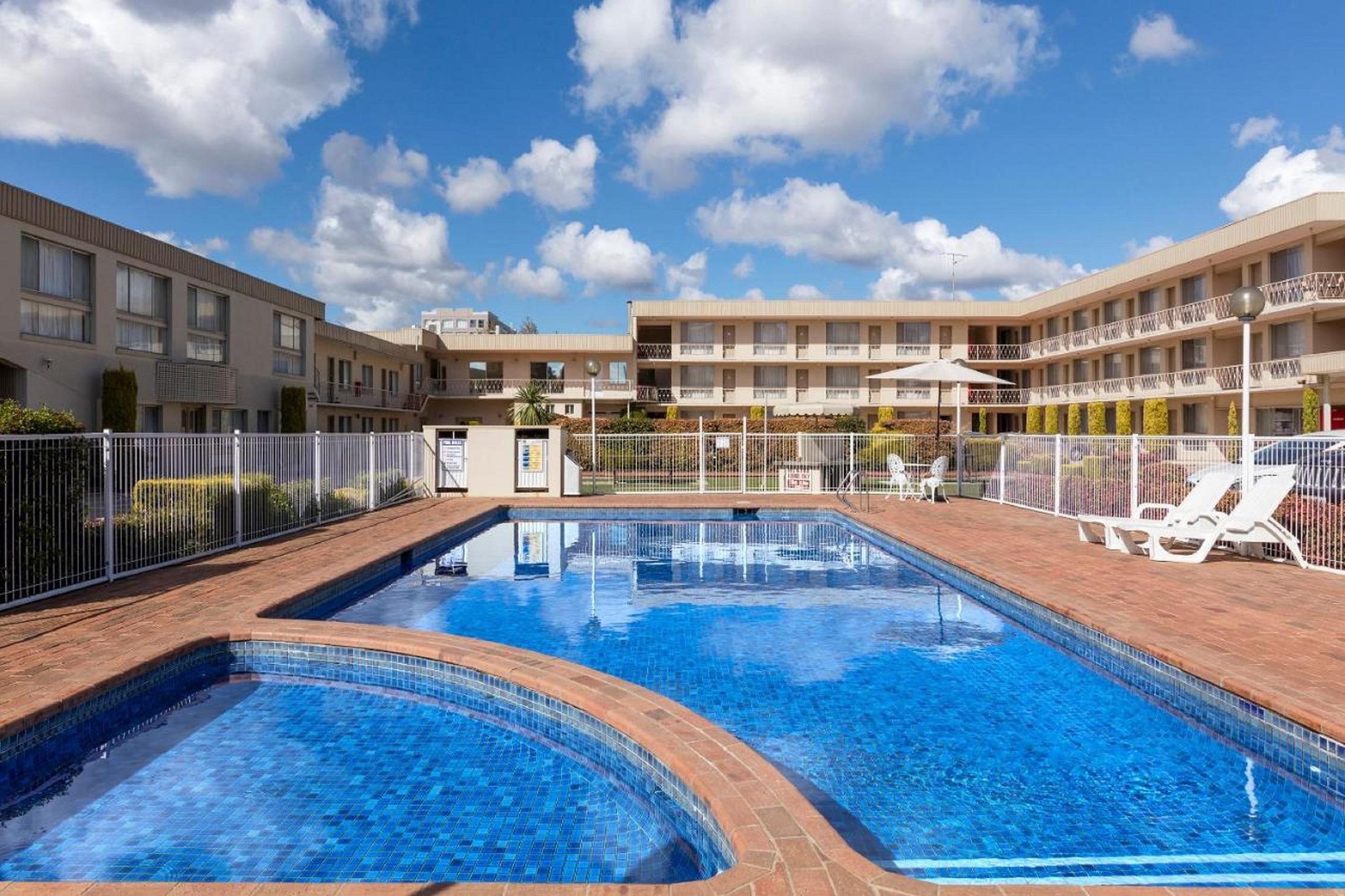 Breakfree Queanbeyan Motel Екстериор снимка